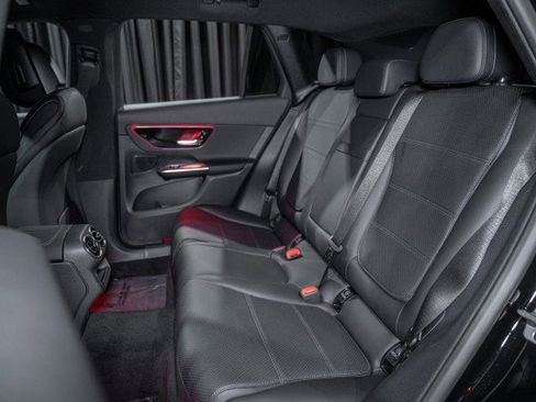 Certified 2025 Mercedes-Benz GLC 300 image 11