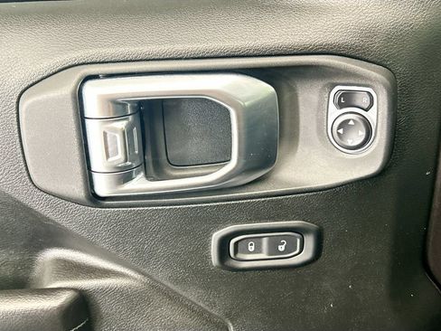 Used 2019 Jeep Wrangler Unlimited Sport AWD/4WD image 21