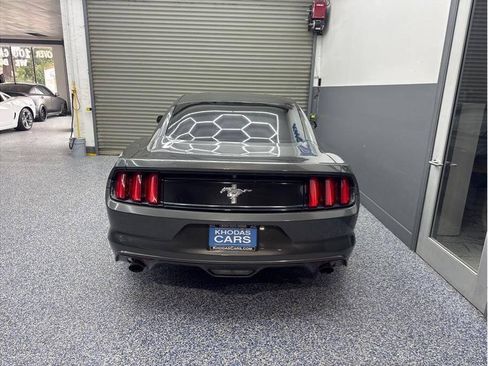 Used 2016 Ford Mustang Coupe RWD image 4