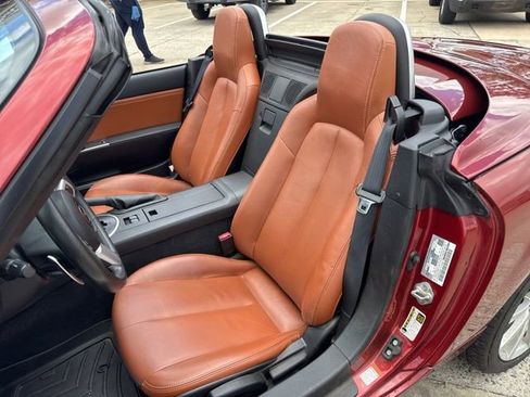 Used 2008 MAZDA MX-5 Miata Grand Touring w/ Premium Pkg RWD image 17