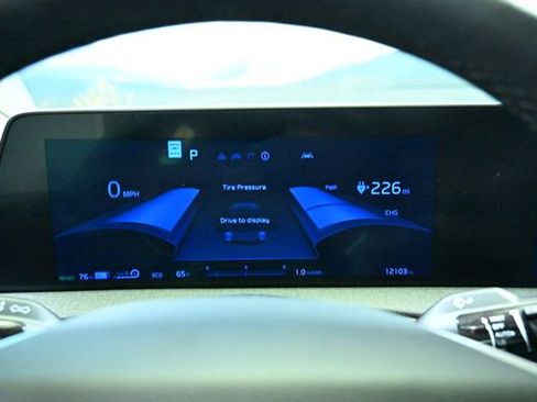 Used 2024 Kia EV6 Wind image 36