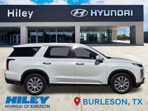 Used 2024 Hyundai Palisade SEL FWD image 3