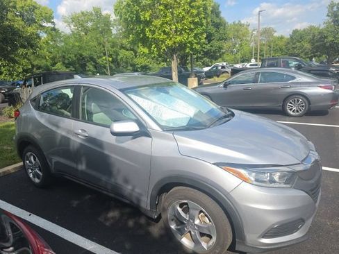Used 2020 Honda HR-V LX image 9