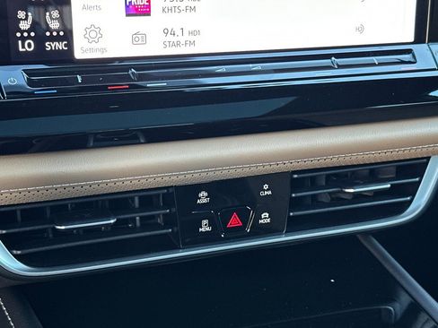 New 2026 Volkswagen Atlas Cross Sport SE image 18