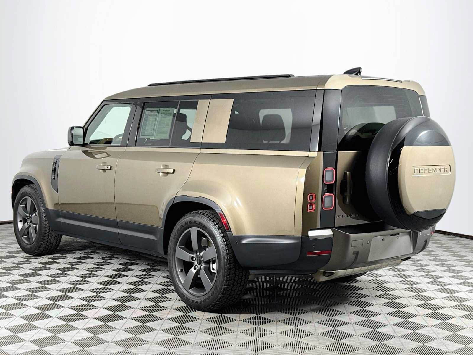 Used 2026 Land Rover Defender 130 S AWD/4WD image 7