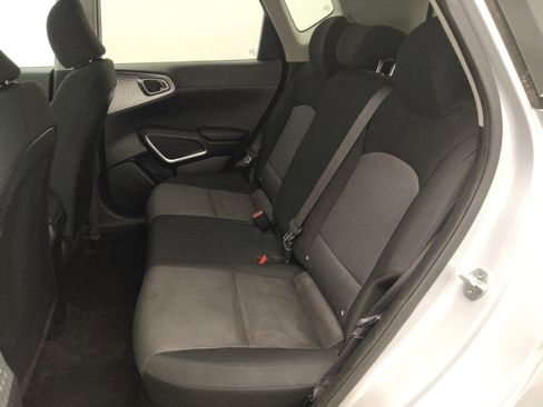 Used 2021 Kia Soul LX image 18