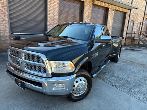 Used 2018 RAM 3500 Laramie image 2