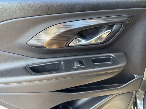 Used 2021 GMC Terrain SLT image 11