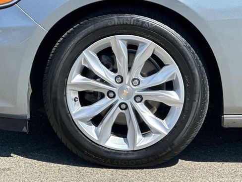 Used 2023 Chevrolet Malibu LT FWD image 30