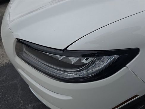 Used 2023 Lincoln Nautilus FWD image 8