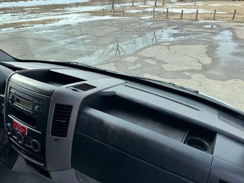 Used 2007 Dodge Sprinter 2500 w/ Cooling Group image 18