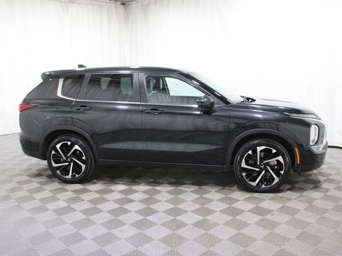 Used 2022 Mitsubishi Outlander SE image 30