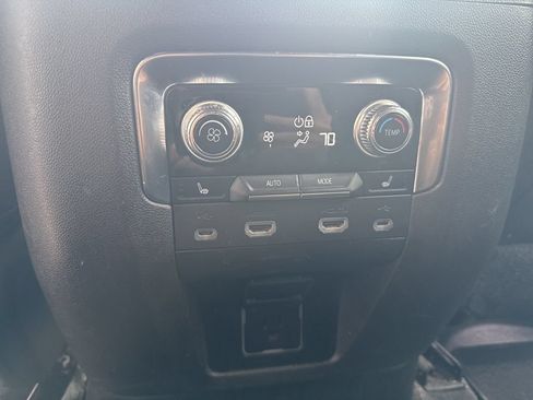 Used 2021 GMC Yukon XL AT4 w/ AT4 Premium Package AWD/4WD image 16