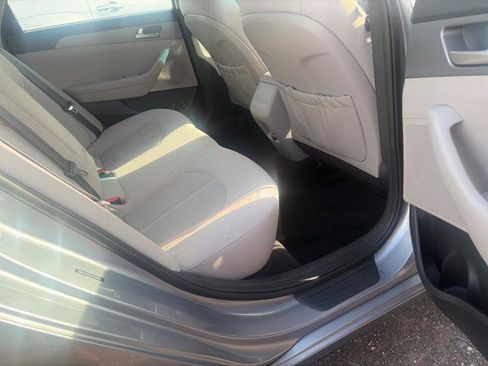 Used 2017 Hyundai Sonata SE w/ Cargo Package FWD image 11