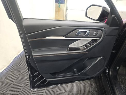 Used 2026 Ford Explorer Tremor w/ Tremor Ultimate Package AWD/4WD image 9