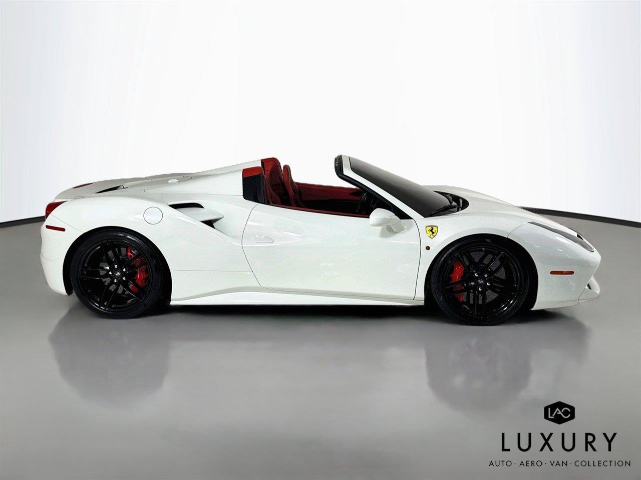 Used 2019 Ferrari 488 Spider RWD image 4