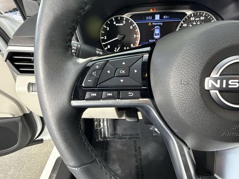 Used 2024 Nissan Altima 2.5 SL FWD image 13