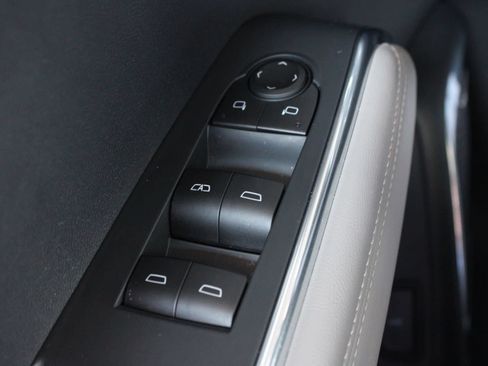 Used 2026 GMC Acadia Elevation w/ Elevation Premium Package FWD image 22