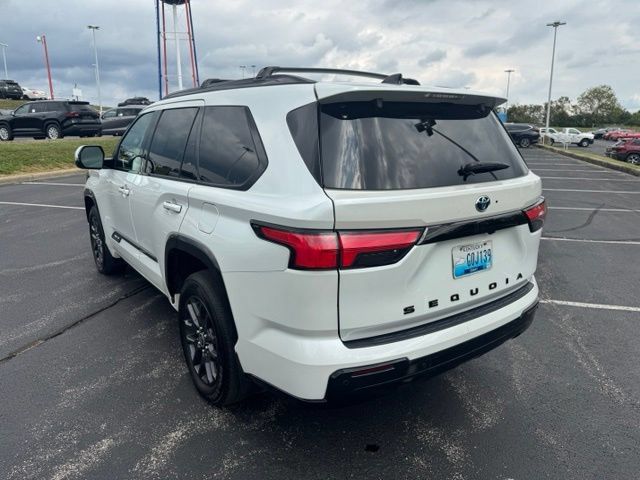 Used 2023 Toyota Sequoia Platinum AWD/4WD image 5
