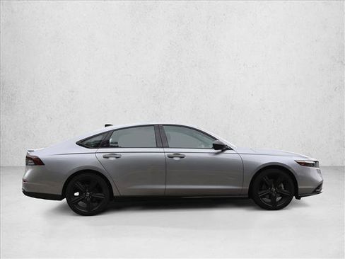Used 2023 Honda Accord Sport image 4