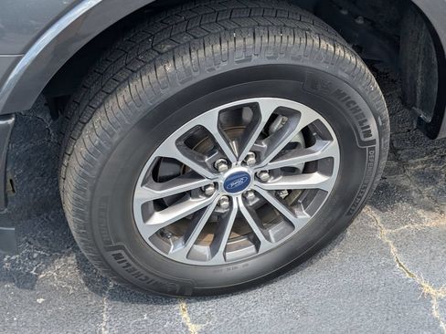 Used 2019 Ford F150 XLT w/ Equipment Group 302A Luxury AWD/4WD image 10
