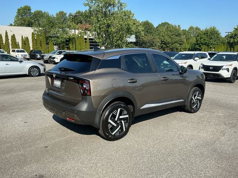 Certified 2026 Nissan Kicks SV FWD image 4