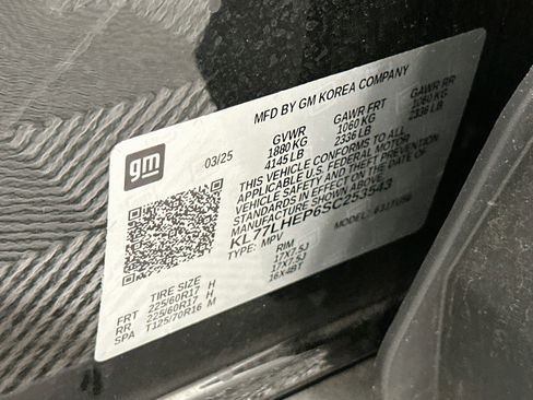 Used 2025 Chevrolet Trax LT w/ LT Convenience Package FWD image 12
