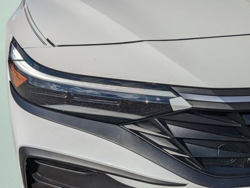 New 2026 Hyundai Elantra SE FWD image 27