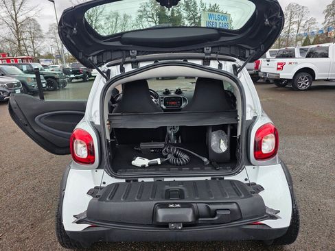 Used 2018 smart fortwo electric drive image 21