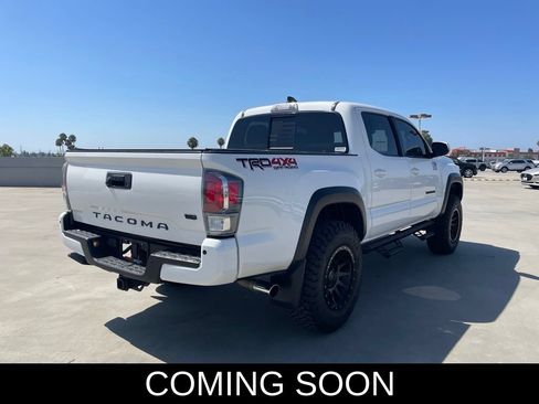 Used 2021 Toyota Tacoma TRD Off-Road w/ Technology Package AWD/4WD image 2