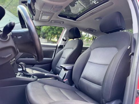 Used 2017 Hyundai Elantra Value Edition FWD image 19