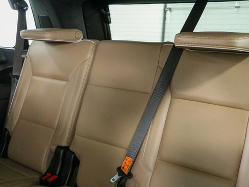 Used 2021 Chevrolet Tahoe Premier w/ Premium Package AWD/4WD image 30