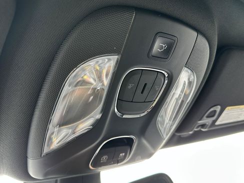 Used 2022 Jeep Compass Latitude w/ Sun and Sound Group AWD/4WD image 57