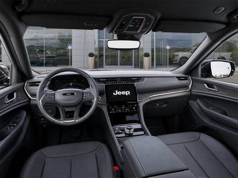 New 2025 Jeep Grand Cherokee Limited image 14