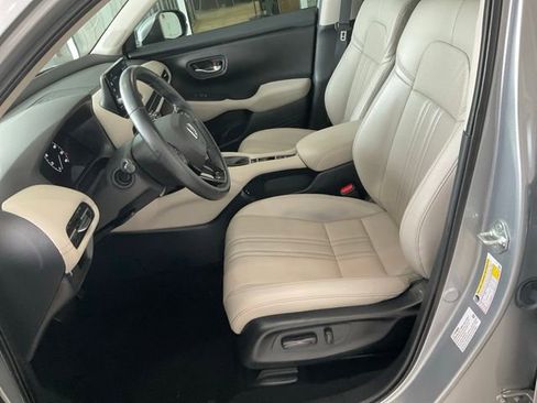 Certified 2025 Honda HR-V EX-L image 4