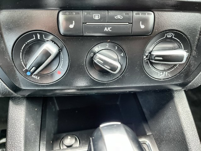 Used 2015 Volkswagen Jetta SE FWD image 24