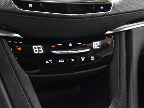 Certified 2025 Cadillac XT6 Luxury AWD/4WD image 21