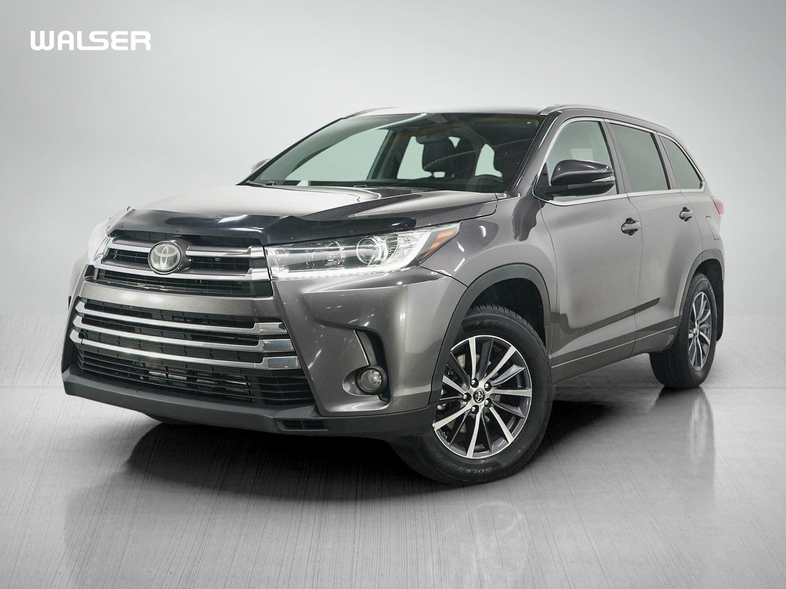 Used 2018 Toyota Highlander XLE AWD/4WD image 1