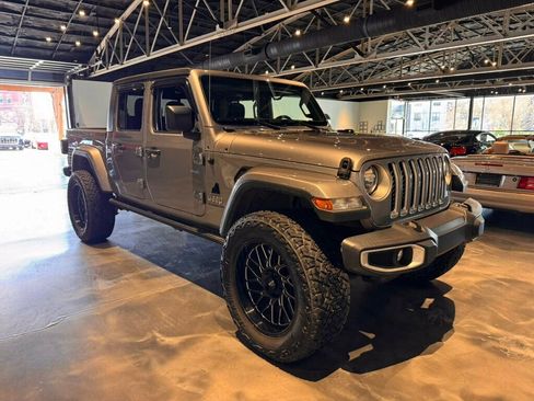 Used 2020 Jeep Gladiator Overland w/ Trailer Tow Package image 7