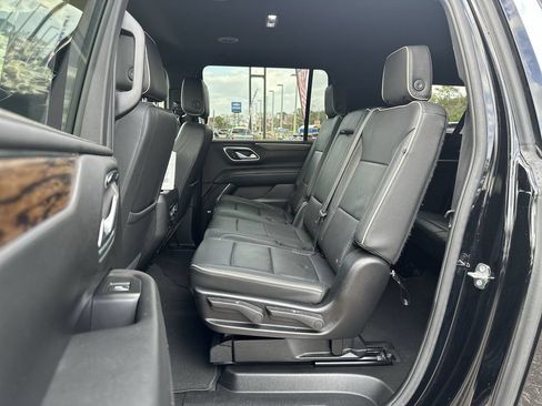 Used 2024 Chevrolet Suburban Premier RWD image 27