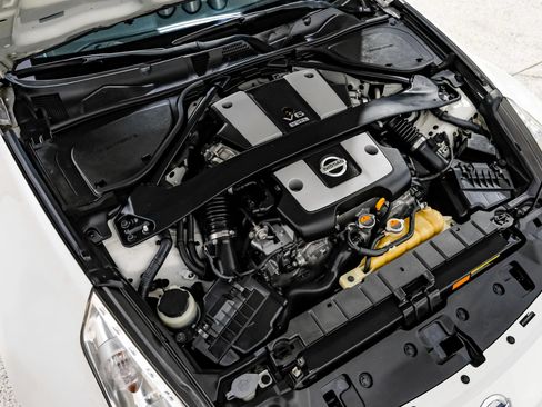 Used 2013 Nissan 370Z Touring w/ Sport Pkg RWD image 49