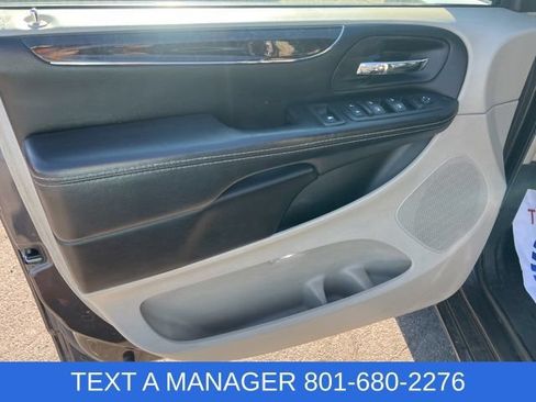 Used 2015 Chrysler Town & Country Touring FWD image 11