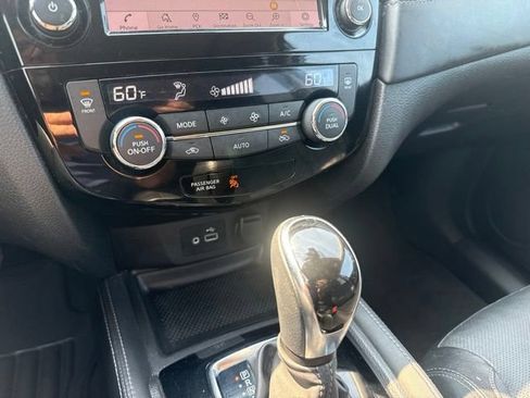 Used 2018 Nissan Rogue SL w/ Premium Package FWD image 19