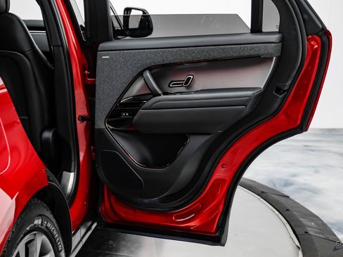 Used 2024 Land Rover Range Rover Sport SE image 74