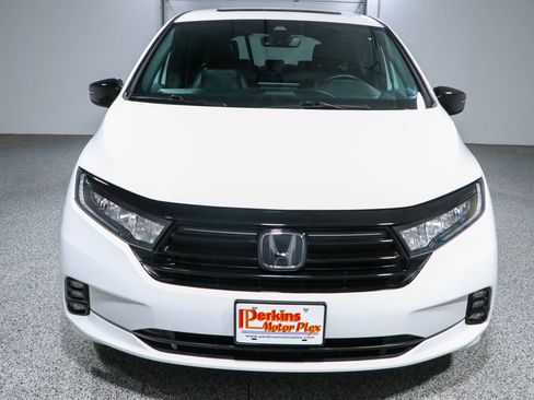 Used 2023 Honda Odyssey Sport image 4
