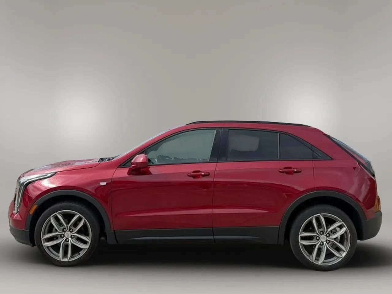 Used 2019 Cadillac XT4 Sport w/ Driver Assist Package FWD image 4