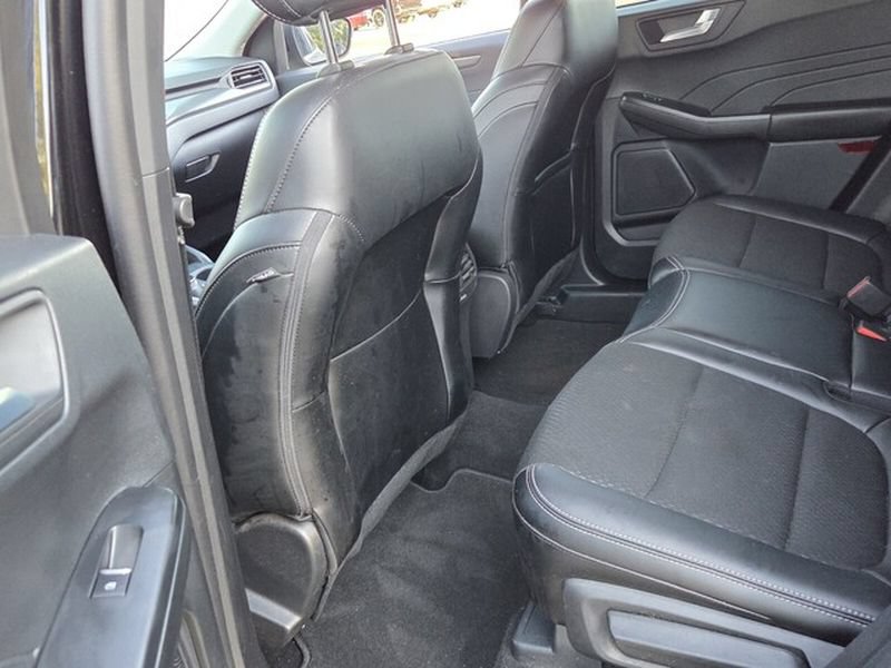 Used 2025 Ford Escape SE FWD image 9