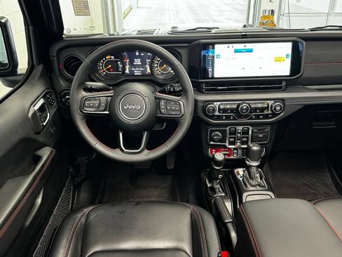 Used 2024 Jeep Wrangler Unlimited Rubicon AWD/4WD image 12