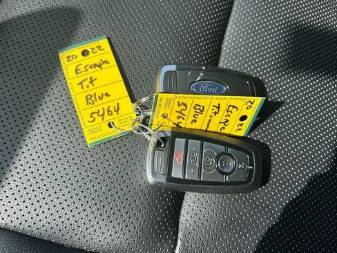 Used 2022 Ford Escape Titanium w/ Class II Trailer Tow Package image 34