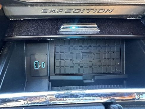 Certified 2022 Ford Expedition Max Platinum image 24